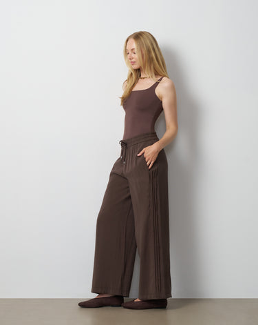 Pintuck Wide Leg Pant