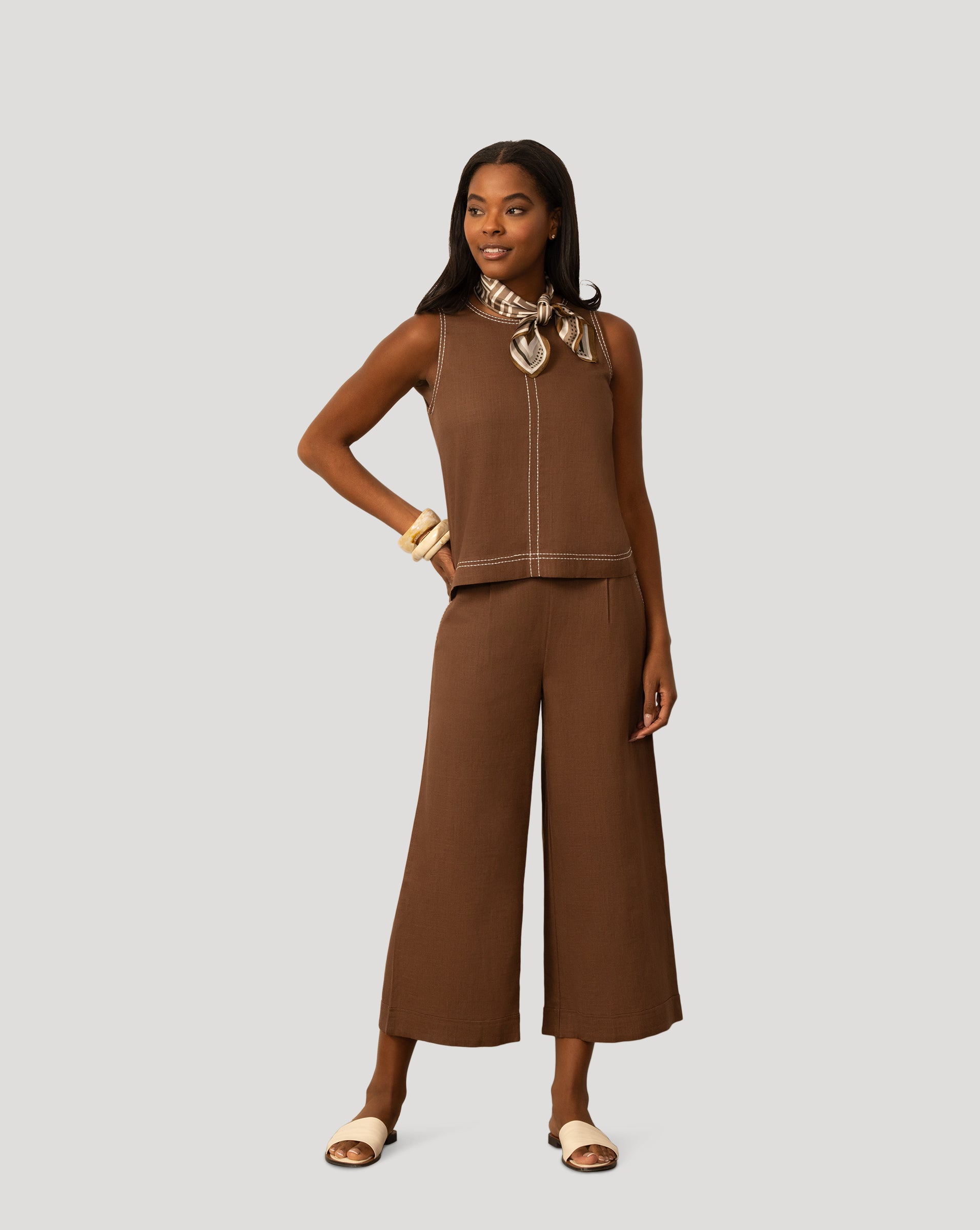 Women's Linen Blend Sleeveless Top in Carafe | Cable & Gauge