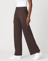 Soft Stretch Wide Leg Pull On Twill Pant